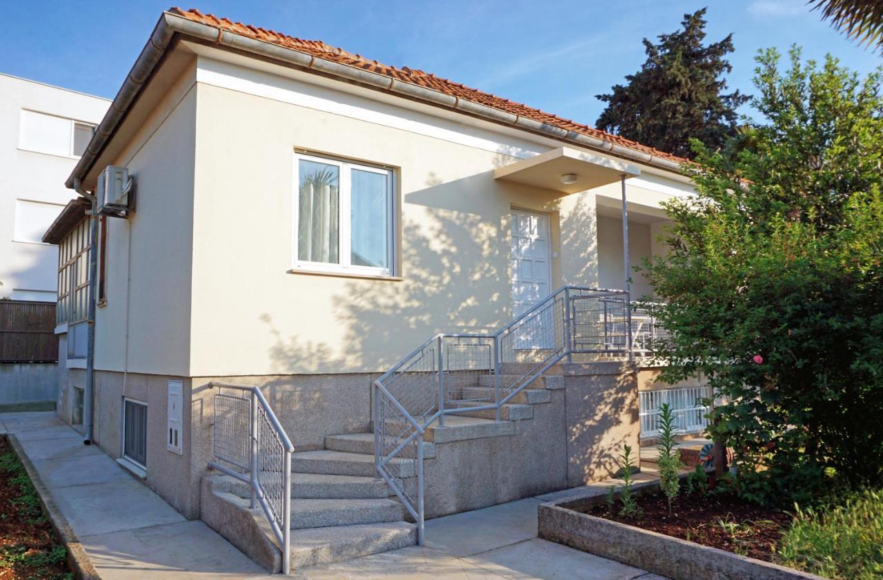 Nena Apartment *